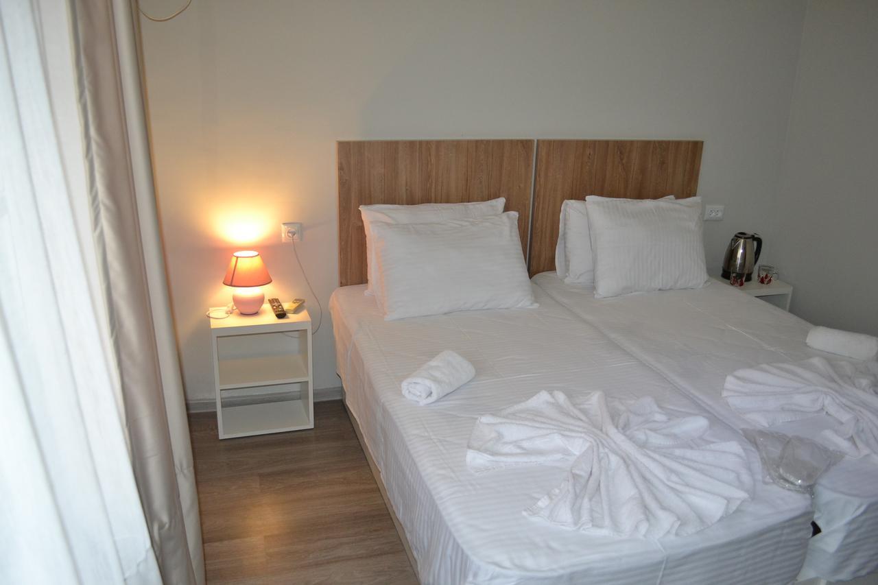Hotel Rustaveli 36 第比利斯 外观 照片