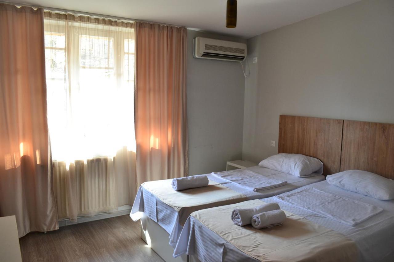 Hotel Rustaveli 36 第比利斯 外观 照片